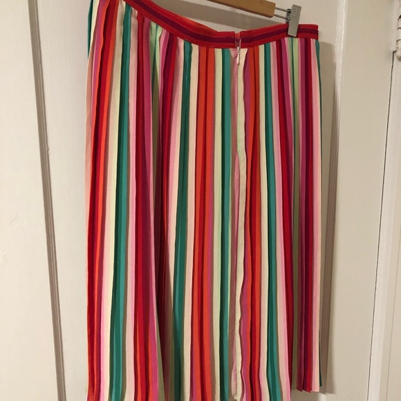 J Crew pleated skirt size 10. - Picture 2 of 4